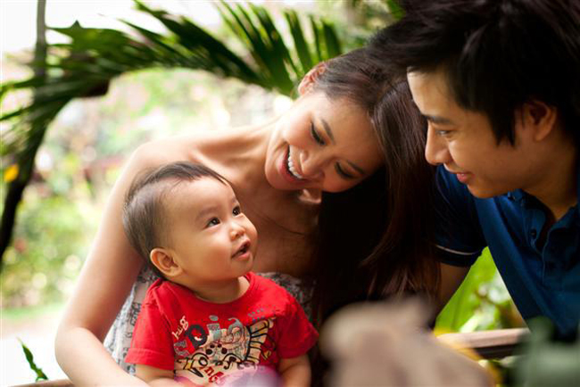 Bé Todd sinh cuối tháng 3/2011 và tên khai sinh của bé là Nguyễn Việt Anh.
