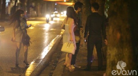 Bắt gặp Hương Tràm tình tứ cùng bạn trai mới - 11