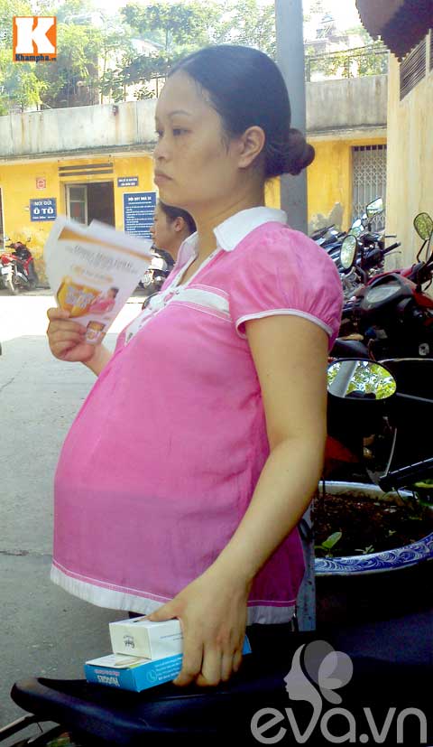 Bà bầu quot;vật vãquot; trong nắng nóng - 6