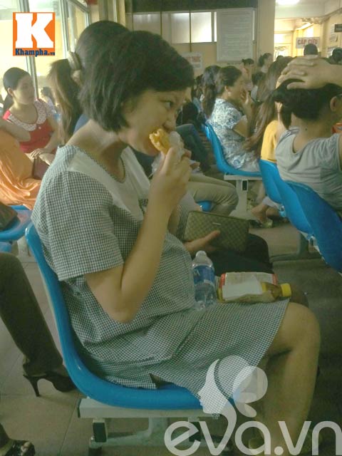 Bà bầu quot;vật vãquot; trong nắng nóng - 4