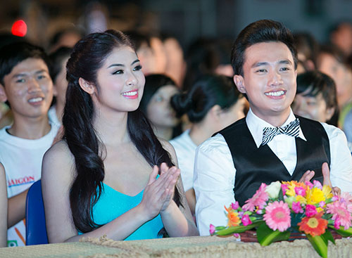 HH Ngọc Hân lần đầu trổ tài ca hát - 7