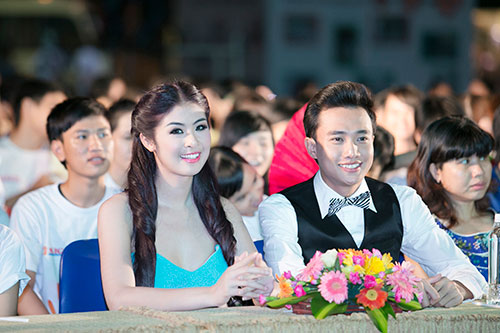 HH Ngọc Hân lần đầu trổ tài ca hát - 6