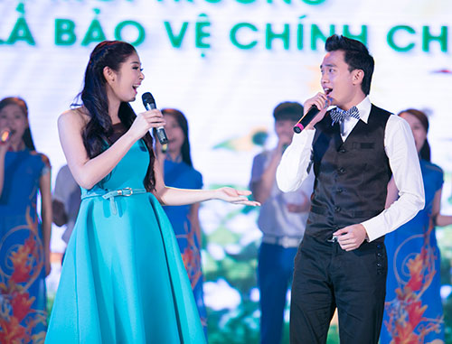 HH Ngọc Hân lần đầu trổ tài ca hát - 14