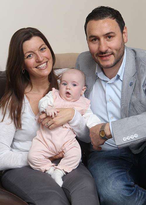 Hy hữu: Sinh con sau 19 lần sẩy thai - 2