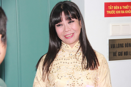 Vy Oanh tiếp tục đắt show MC - 7