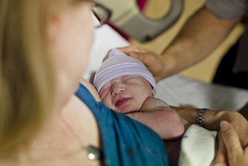 Đến bệnh viện không kịp, đẻ rớt vỉa hè - 11