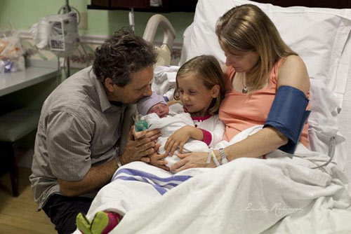 Đến bệnh viện không kịp, đẻ rớt vỉa hè - 8