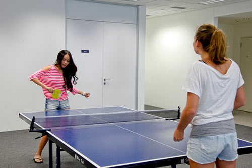 quot;Trốnquot; showbiz, Phan Như Thảo miệt mài học tập - 10