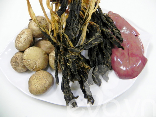 Lạ miệng canh cải khô cật heo - 1