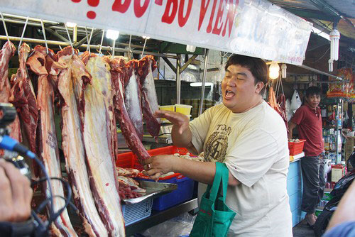 Danh hài Hoàng Mập đi chợ nấu bún bò cho vợ - 1