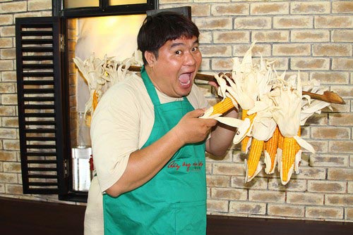 Danh hài Hoàng Mập đi chợ nấu bún bò cho vợ - 8