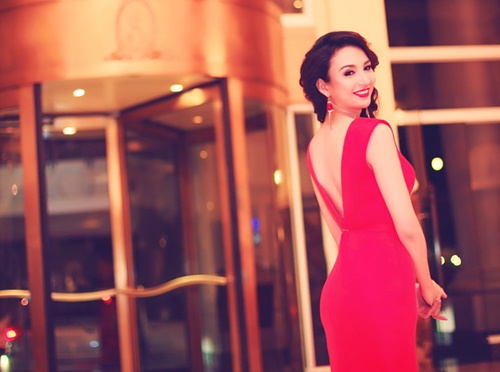HH Ngọc Diễm quyến rũ trong sắc hồng - 7