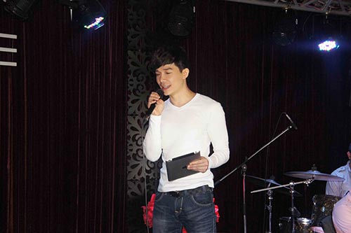Nathan Lee trẻ trung tập hát - 5
