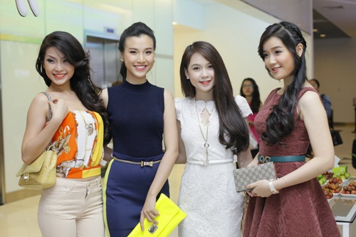 Bản sao Thuỳ Lâm quot;đánh bậtquot; dàn mẫu Venus - 3