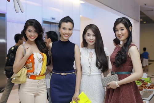 Bản sao Thuỳ Lâm quot;đánh bậtquot; dàn mẫu Venus - 4