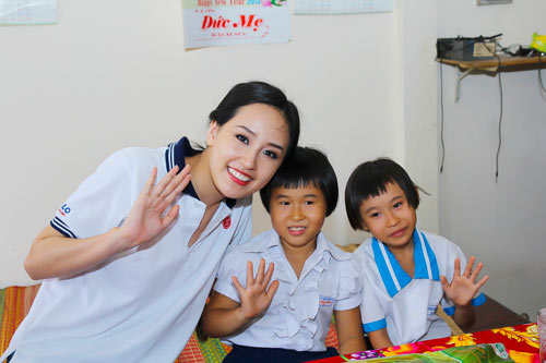 HH Mai Phương Thúy trở thành đội viên - 7