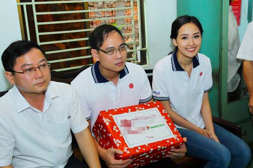 HH Mai Phương Thúy trở thành đội viên - 9