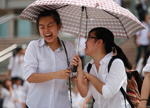 Nam sinh cứu 5 em nhỏ vào đề thi Văn - 5