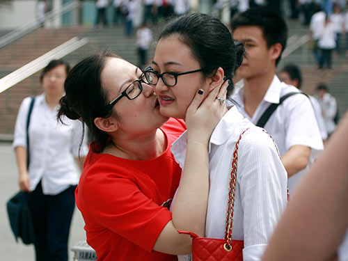 Nam sinh cứu 5 em nhỏ vào đề thi Văn - 6