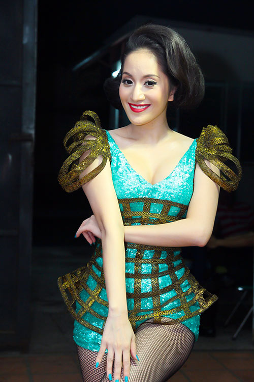 Khánh Thi nổi bật với vũ đạo nóng bỏng - 4