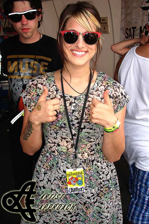 7 kiểu kính mát cực hot cho kỳ nghỉ mát - 8