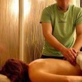 Tin tức - Chuyện những trai trẻ massage cho quý bà