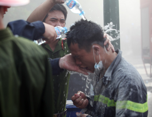 quot;Sau 3 tiếng nổ, tất cả chìm trong lửaquot; - 1