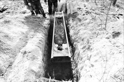 “Đám cưới ma” ở TQ: Gả con cho... người chết - 2