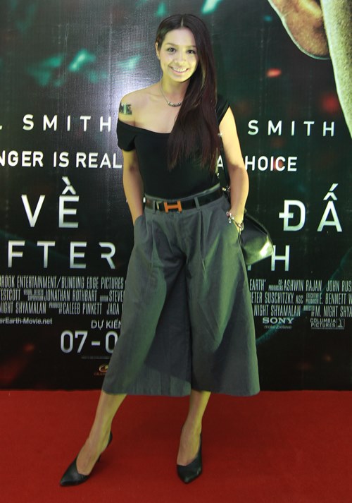 Yến Trang xinh như công chúa xem phim một mình - 10