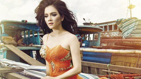 Showbiz Việt: Phấn đấu để được xấu - 1