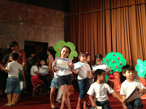 Ngắm con gái dễ thương của Sao mai Ngọc Anh - 4