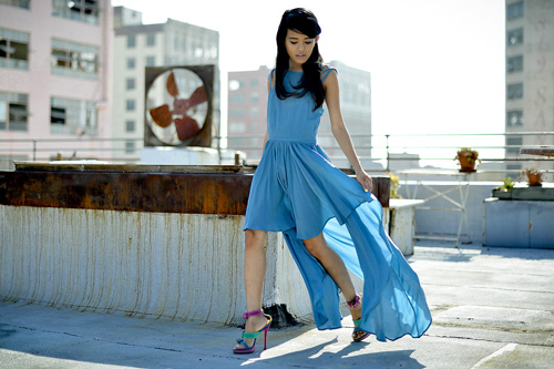 Hè về, váy maxi tung bay trên phố - 17