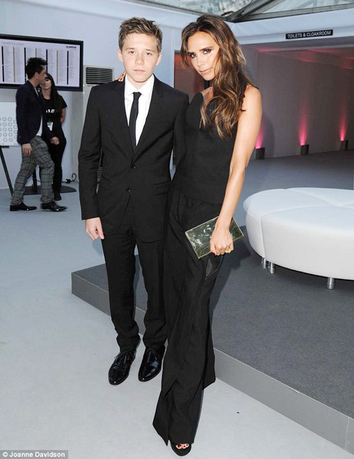 Victoria nhận giải Người phụ nữ của thập kỷ - 2