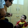 Clip Eva - Bé hát 'Don't let me down' cực dễ thương
