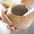 Bà bầu - Trót uống nhiều nước dừa 3 tháng đầu
