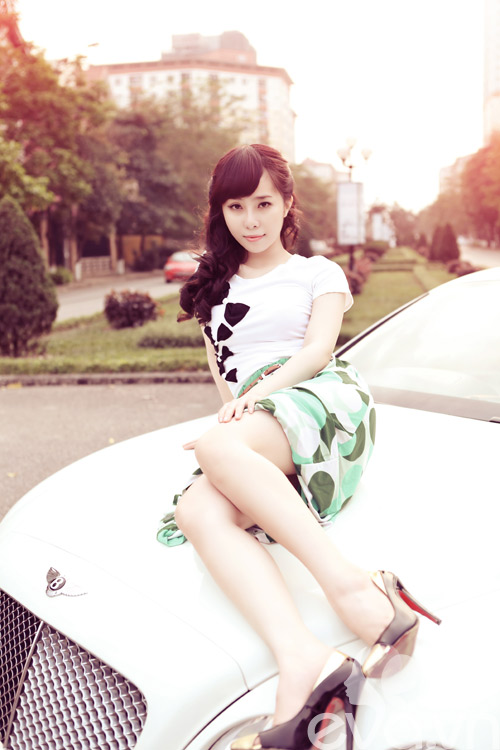 quot;Cá sấu chúaquot; Quỳnh Nga tình tứ cùng Quang Hà - 3