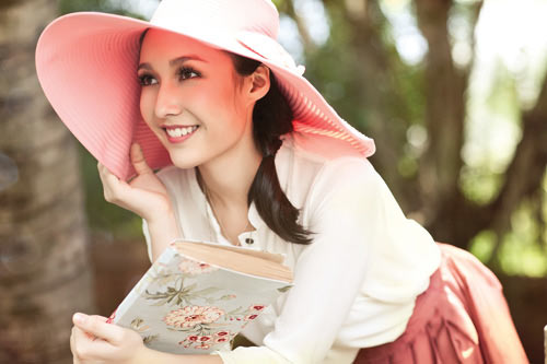 Anna Trương: Cô bé quot;laiquot; đậm chất Việt - 8
