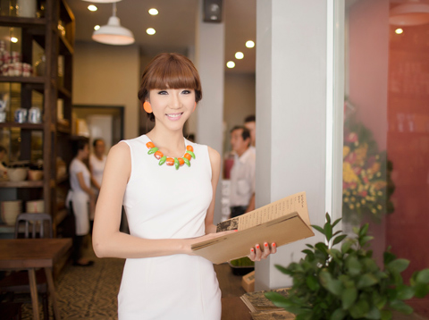 Mai Phương Thúy cùng Ngọc Quyên đi ăn hàng - 6