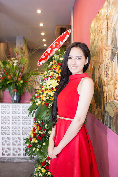 Mai Phương Thúy cùng Ngọc Quyên đi ăn hàng - 1