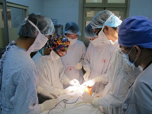 Gần 20 năm không há được miệng - 1