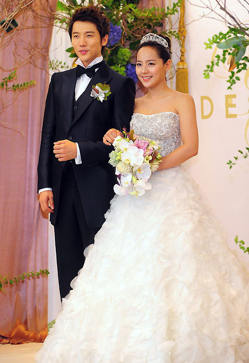 Sao Hàn đẹp lộng lẫy ngày lên xe hoa - 1