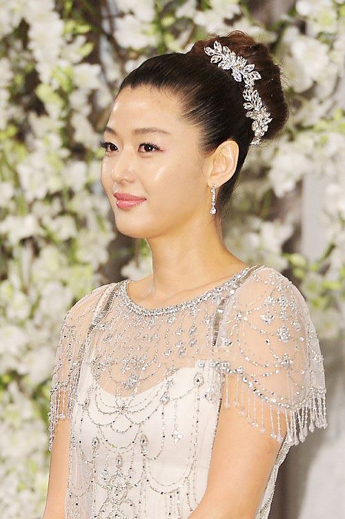 Sao Hàn đẹp lộng lẫy ngày lên xe hoa - 4