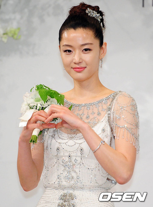 Sao Hàn đẹp lộng lẫy ngày lên xe hoa - 6