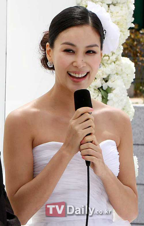 Sao Hàn đẹp lộng lẫy ngày lên xe hoa - 12