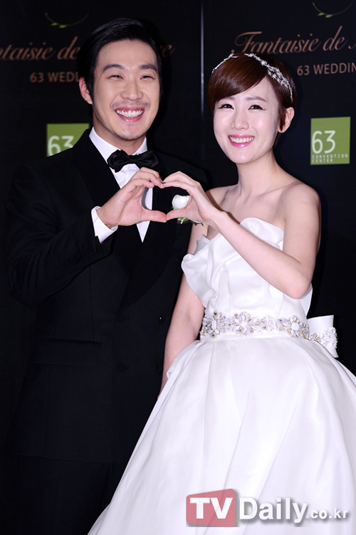 Sao Hàn đẹp lộng lẫy ngày lên xe hoa - 17