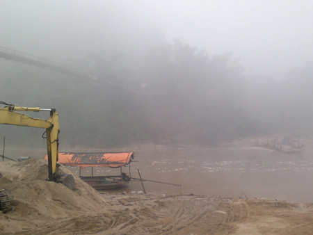 Sương mù dày đặc giữa mùa hạ ở Lào Cai - 2