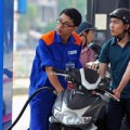 Mua sắm - Giá cả - Tối 14/6, xăng bất ngờ tăng giá