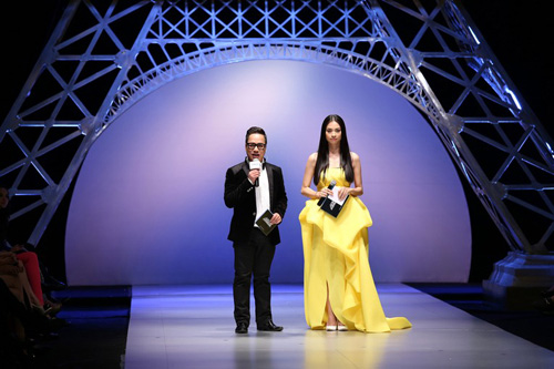 Hoàng Minh Hà đăng quang Project Runway 2013 - 16