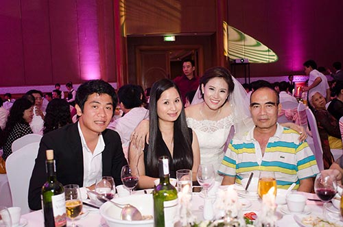 HH Biển Vân Anh nghẹn ngào trong đám cưới - 17