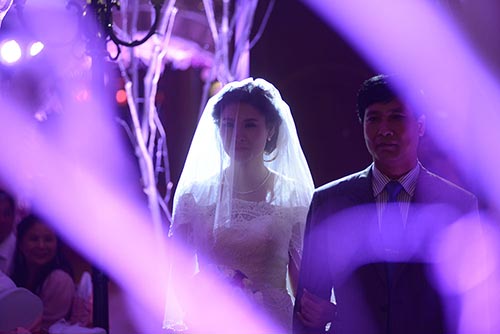 HH Biển Vân Anh nghẹn ngào trong đám cưới - 9